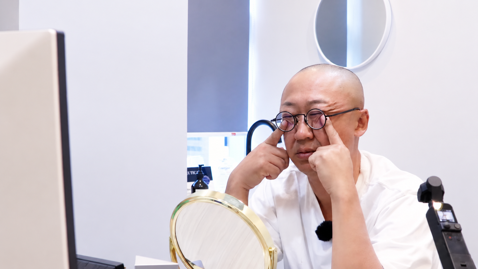 film director Jw Kim visited Dr.Newcell for Ultrasound RF Treatment