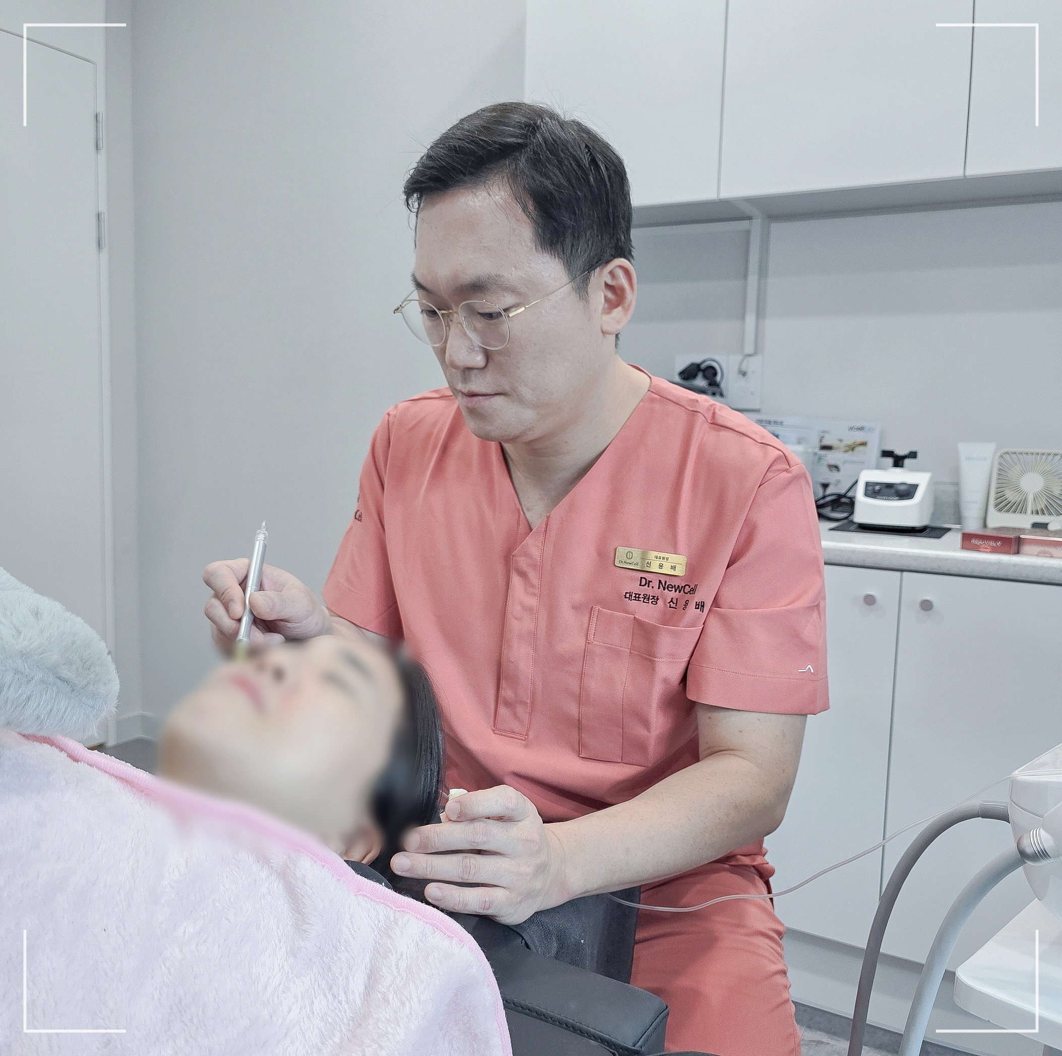 여드름 치료 비용 강남 피부과 순위 닥터뉴셀의원 에어샤인 시술 장면