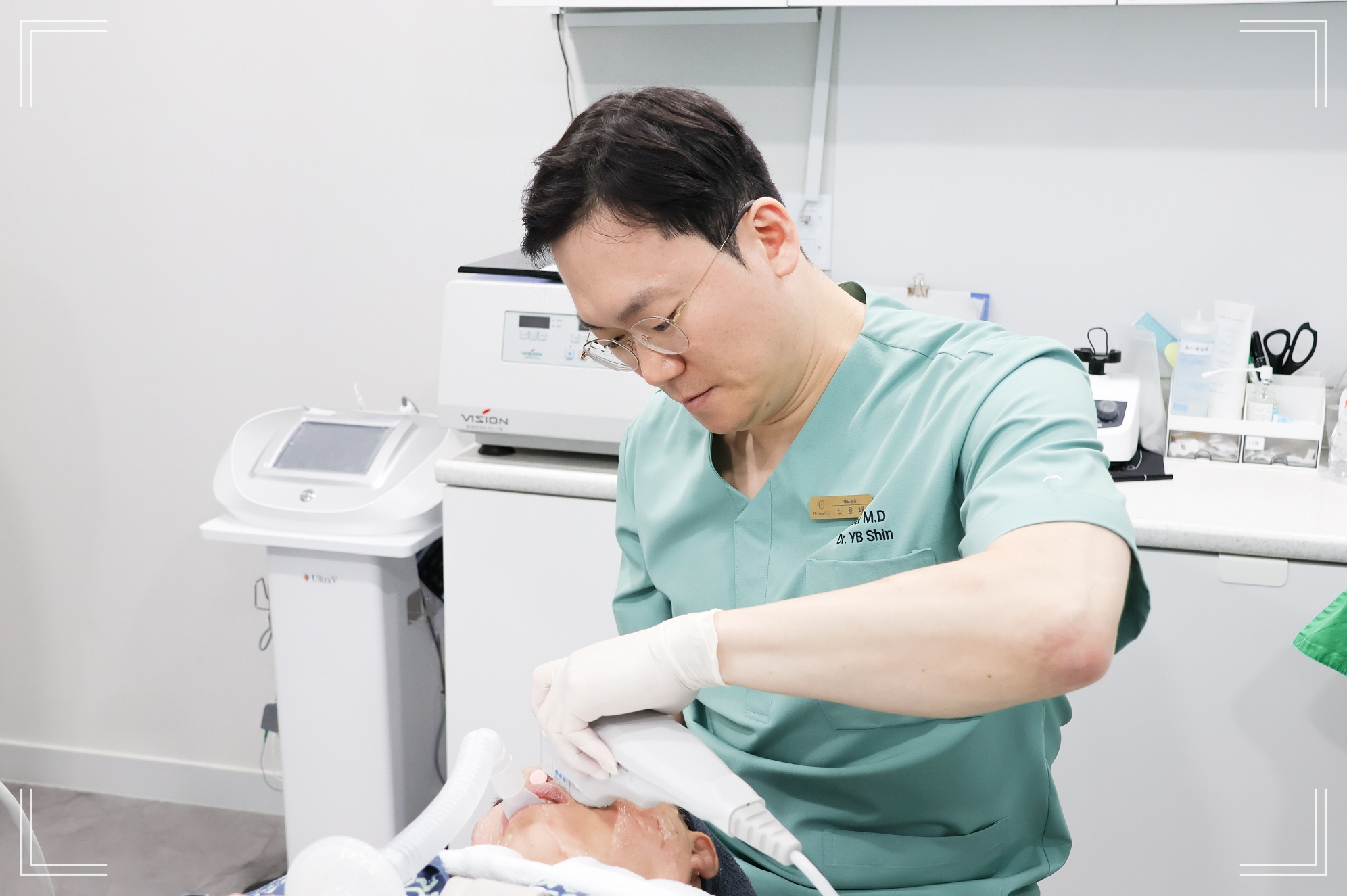울쎄라 자주하면? 땅콩형 얼굴 시술 닥터뉴셀의원 원장 시술 장면