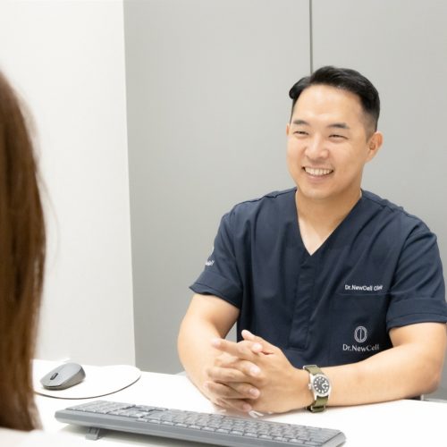 닥터뉴셀의원 임은형 원장님의 1:1 진료 중인 사진