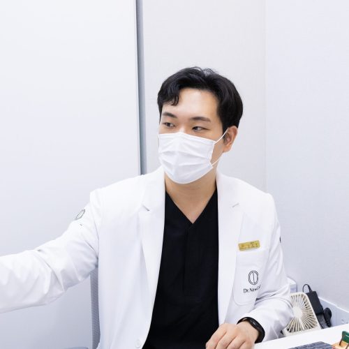 팔자주름 없애기 시술 강남 세르프 리프팅 피부과 상담 장면